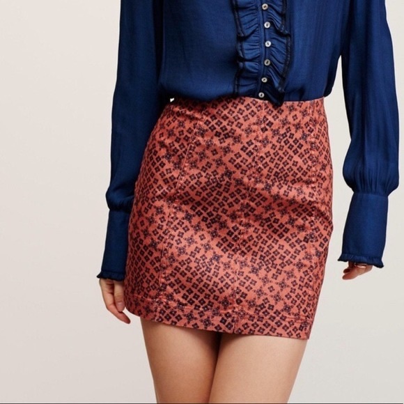 Free People Modern Femme Printed Mini in red. Size 4. NWOT - Picture 3 of 9